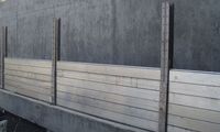 Dammbalkenverschluss Typ DE2I als Sonderkonstruktion mit Edelstahlmittelpfosten, Lichte Breite 14000mm x Höhe 1880mm